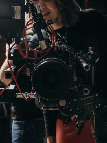 woman-behind-the-camera-3917682